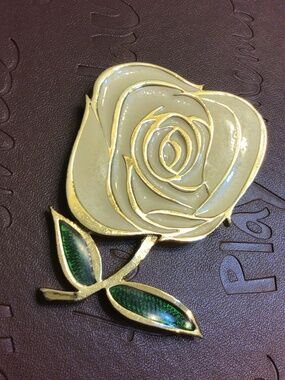 Large Enamel and Gold-tone Rose Brooch Pin Cream with Green Leaves